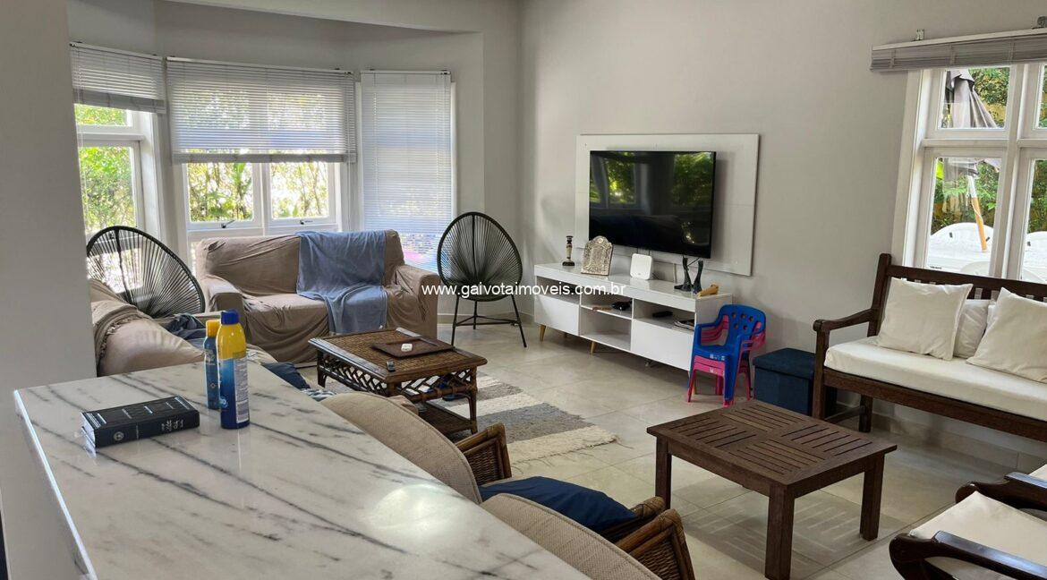 8a5a3280-fdd0-48fb-b375-54d7b06ca476