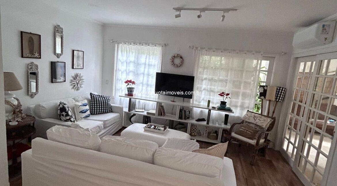 c02df355-a078-46b9-aad7-d262cdd569d1